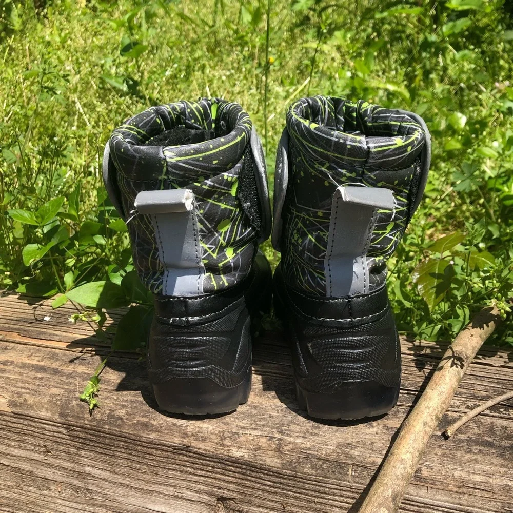 Toddler Sz 7 Light up sole rain boots